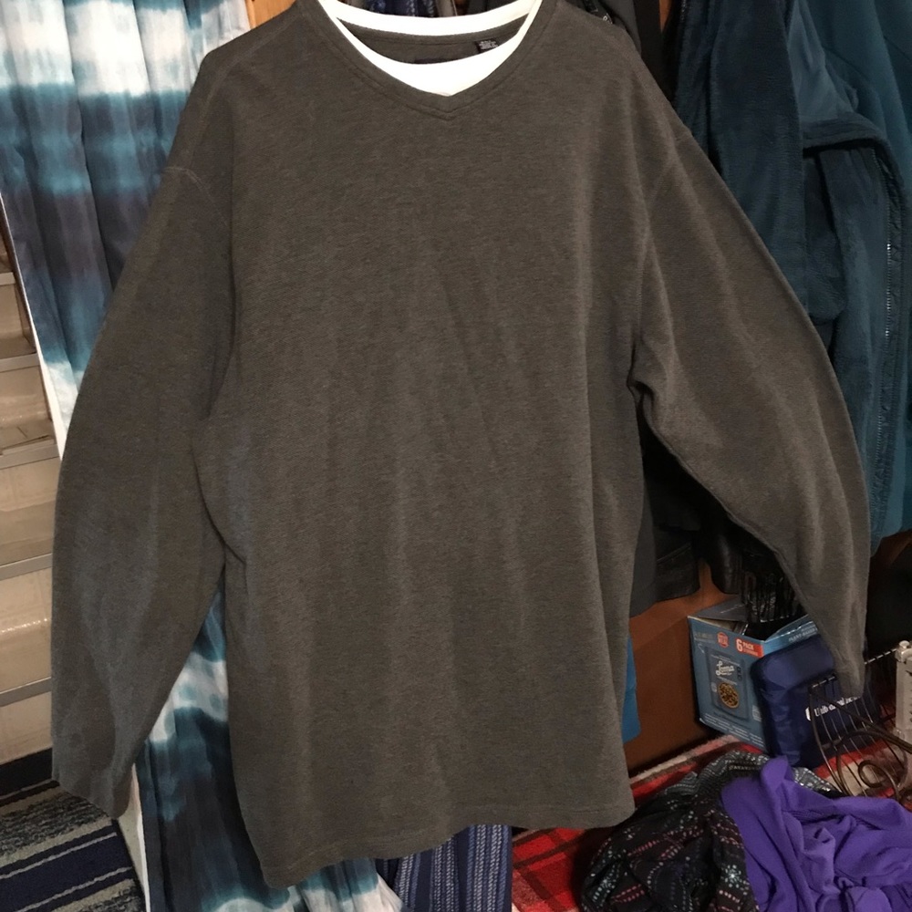 2XT men’s long sleeve shirt